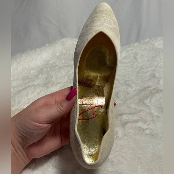 VTG 80’s Cream Dolce by Pierre Heels Scalloped Edge Textured Linen SZ 8 Bridal - Picture 12 of 16